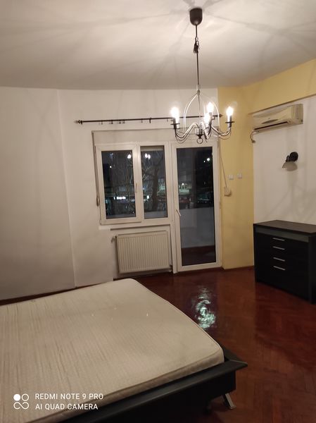 Piata Kogalniceanu, rond,